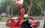[ẢNH] Cuồng nhiệt cổ động viên Việt Nam trước giờ bóng lăn